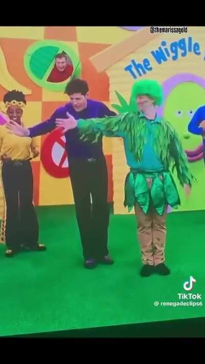 Rattlin&rsquo; Bog tree dude dancing