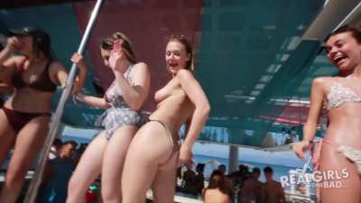 Hard body on vacation