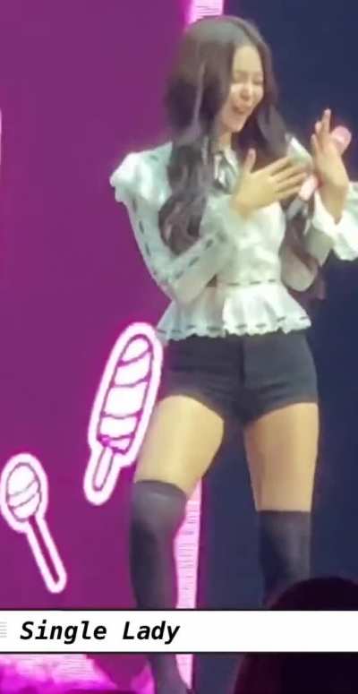 Dang bouncy cute ass cheeks + thicc hot thighs like I can’t get enough with it baby 🤤😋👅