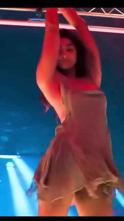 pooja hegde ke thumke