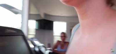 Damm I could watch this all day