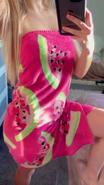 Do you like my towel reveal and magic trick? 🤤💕 [19]