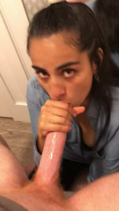 Good girl finishes him in her mouth