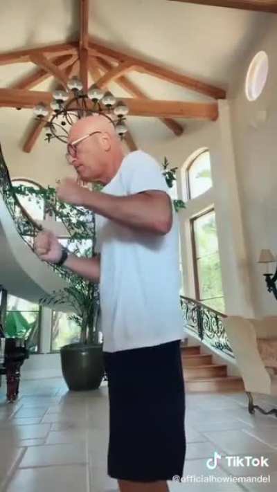 Howie tries the chika dance