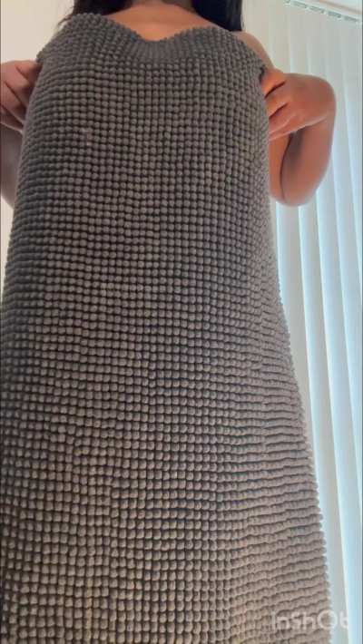 If you like curvy black women, here I am. Iâm shaped like a coke bottle.