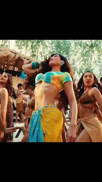 Jacqueline Fernandez has built strong foundation as an item girl. She knew she couldn't act for shit. But loosing clothes and moving and is best what she can do. ✨🔥