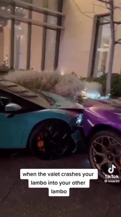 Valet crashes into Lamborghini