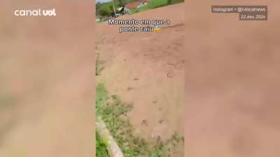 Vereador filmava den&uacute;ncia sobre ponte no momento da queda