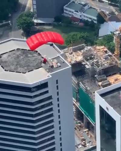 What a beautiful day for a jump in parachute