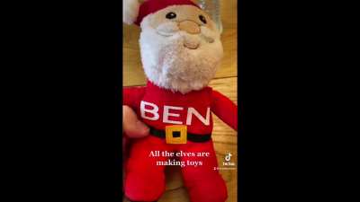 Here&rsquo;s a singing Santa for some Christmas cheer.