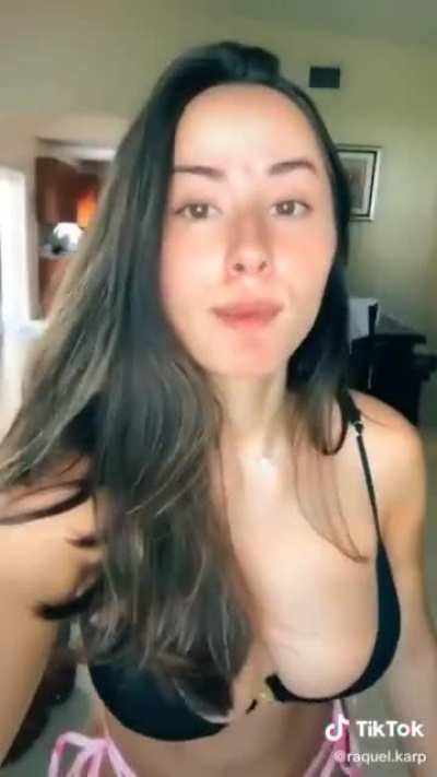She got some nice titties