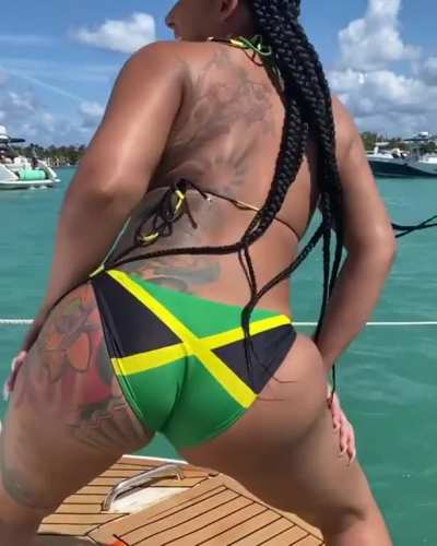 Long tongue twerk