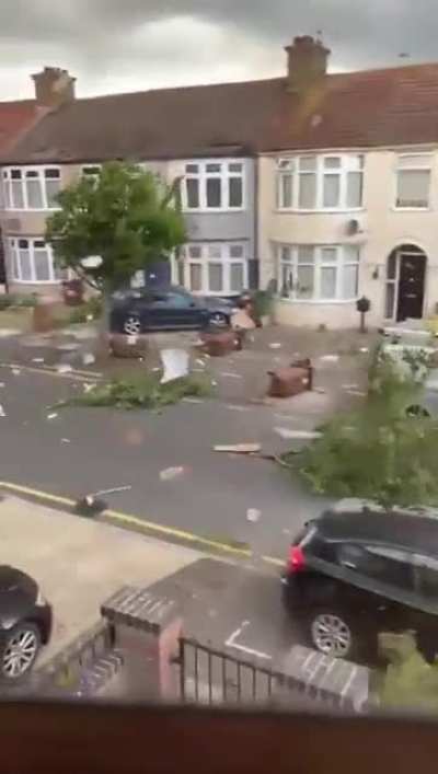 Tornado like settings in Barking today