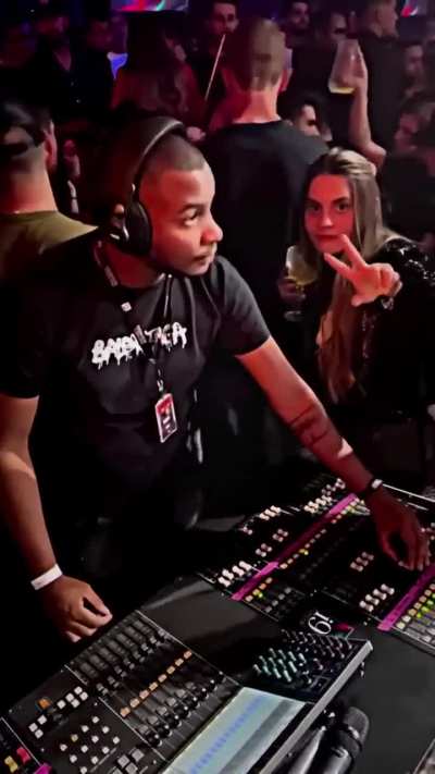 dj was not having it. 