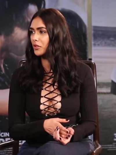 Mrunal Thakur (Indian actress)