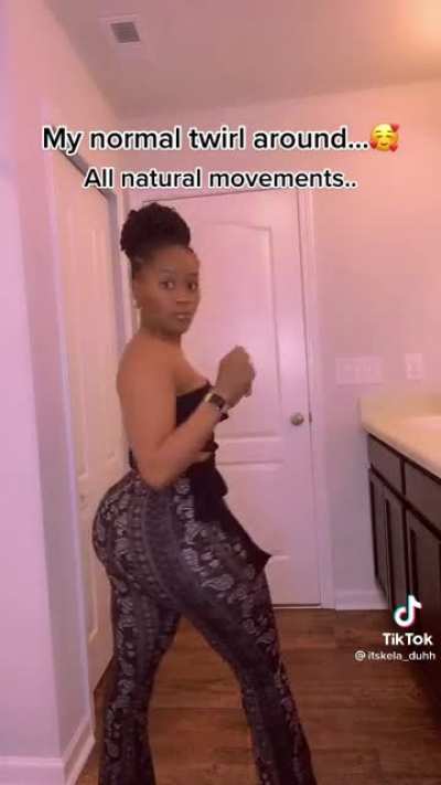 itskela_duhh thicc 🍑🍑🍑