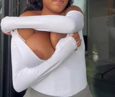 Does natural big tits looks beautiful?