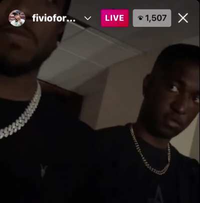 carti pulling up on fivio foreign during the listening party/carti&rsquo;s full verse on JUNYA playing in the background