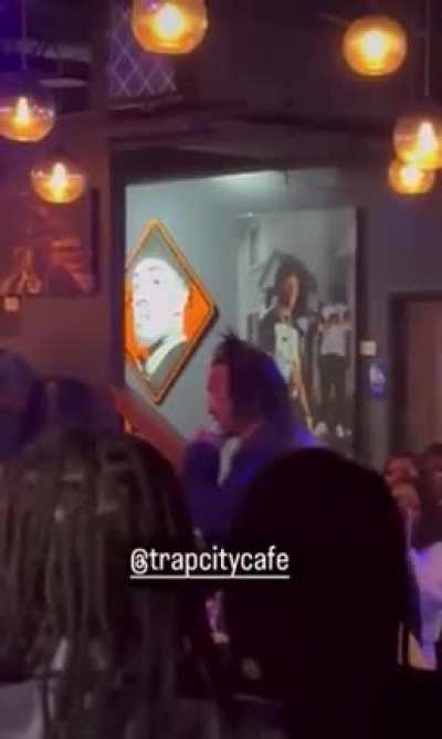 T.I. was waiting for Boosie to pull up to Trap City Cafe & read his paperwork last night 😳