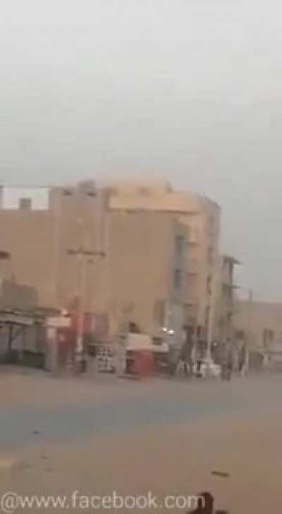 Civillians  observe fighting between RSF and Sudanese Army. location:  Jabra - Khartoum 