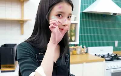 IU