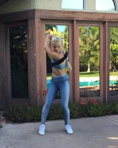 Golfer Alisa Diomin [gif]