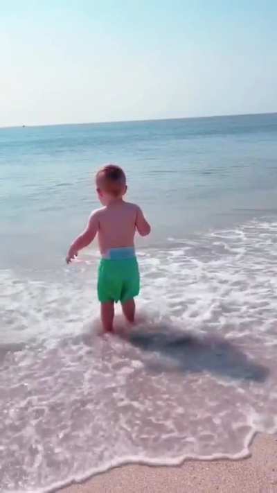 Declan&rsquo;s first trip to the ocean