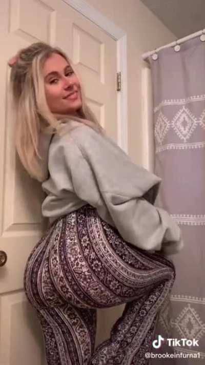 The pants 😩