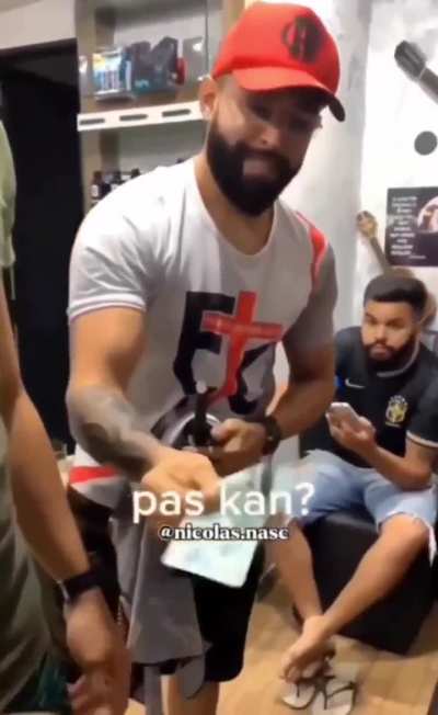 Pelo menos tentou 