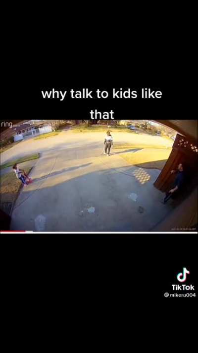 Little girl keeps trespassing guy&rsquo;s property