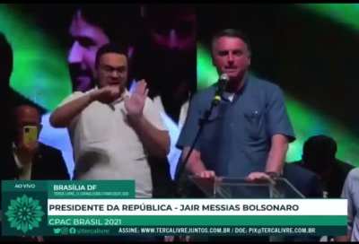 Tem que respeitar.