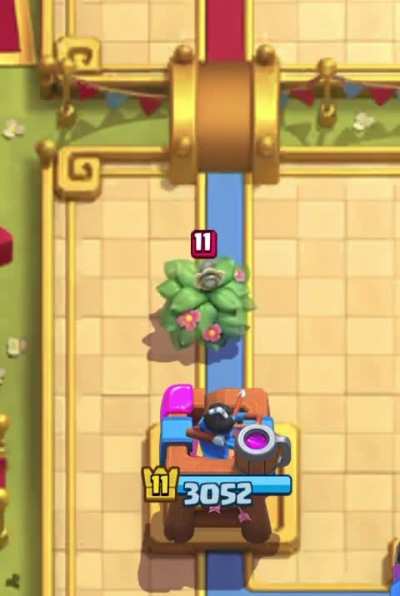 Does anyone else feel like suspicious bush needs a damage nerf?