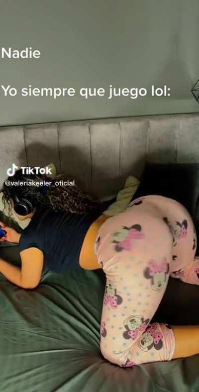 valeriakeeler_oficial