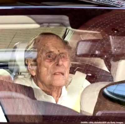 i made this old ass nigga listen to WLR‼️🤷🏽&zwj;♂️😈😂