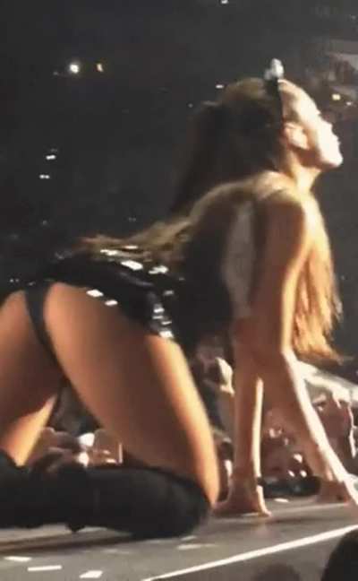 Ariana Grande has a nice ass
