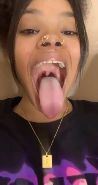 👅 🤎