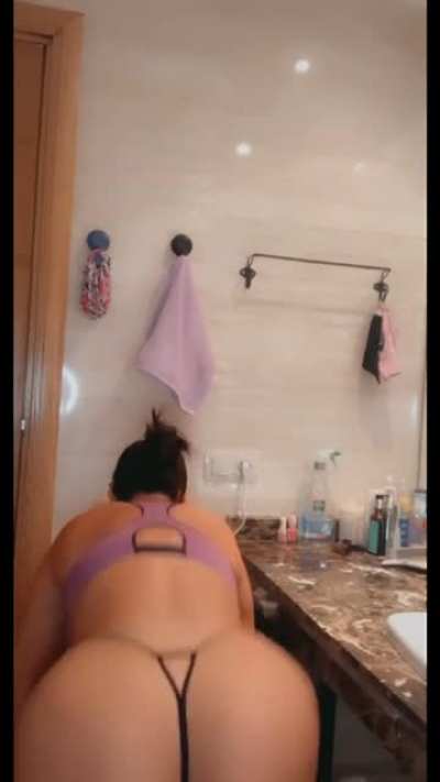 41yo mom, would you jerk off my nudes If I send you some ? OC