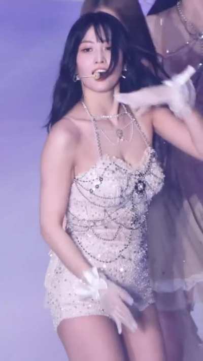 anyone wanted to talk about momo? (i can rp as her)