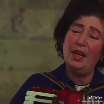 Танцуют все