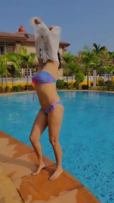 Kavita Kaushik Bikini 😍😍😍