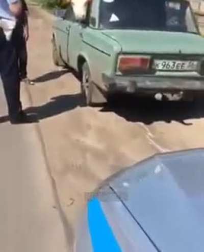 Пассажир нарушает правила дорожного движения