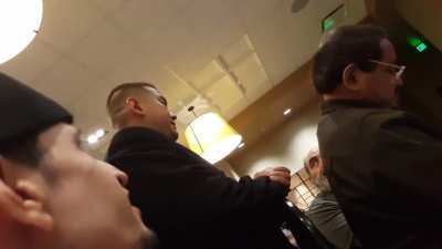 Man calls over pit boss because he fell for a bluff