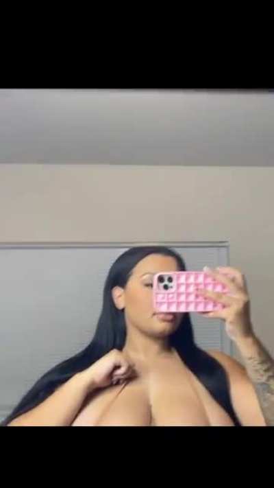Chelaia(@onlylai.marie)