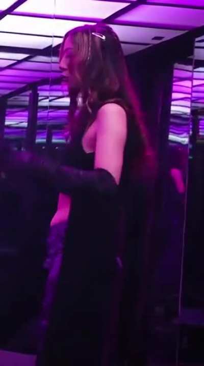 Leslie ~~