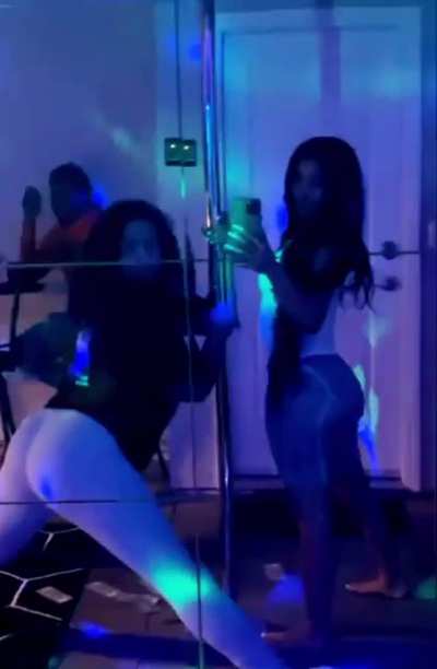Ass in slo mo 🤔