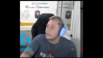 ele caca :0