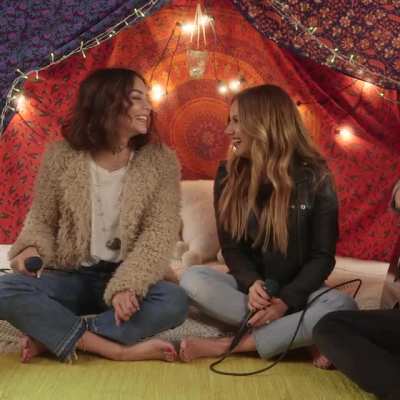 Vanessa Hudgens & Ashley Tisdale