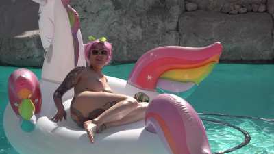 Pool Party Blowies.