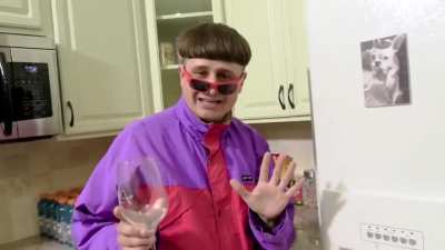 Oliver Tree shows his kitchen