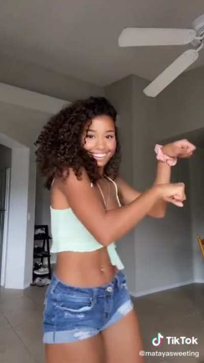 She walk her way to me anytime